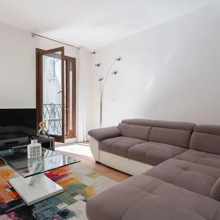 San Marco Prestige With Terrace By Wonderful Italy アパート
