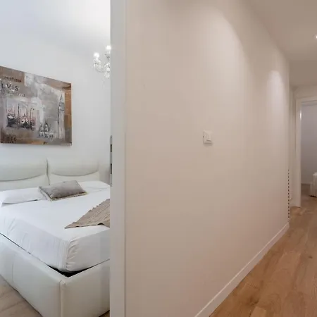 Daire San Marco Prestige With Terrace By Wonderful Italy *