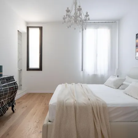 Appartement San Marco Prestige With Terrace By Wonderful Italy