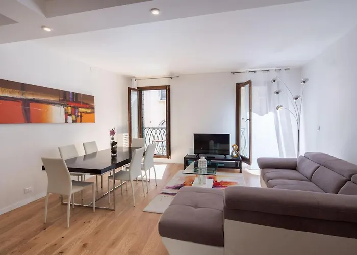 Lägenhet San Marco Prestige With Terrace By Wonderful Italy *